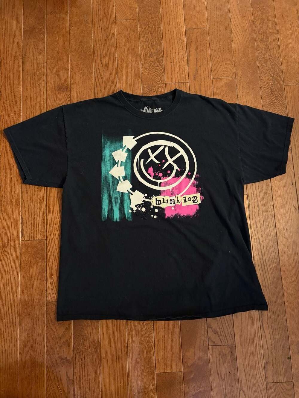 Blink-182 'Happy Face' Graphic T-Shirt Black Short Sleeve Large